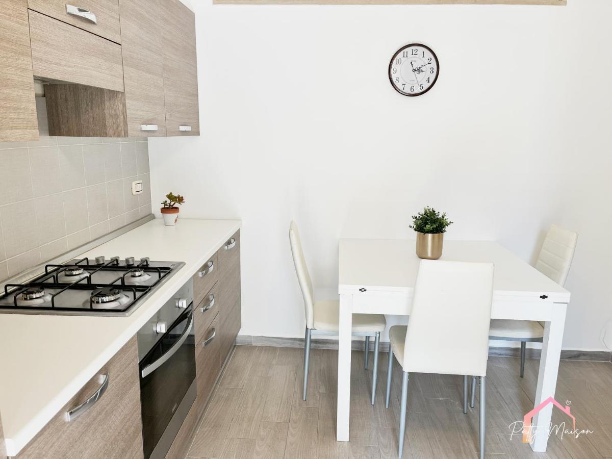 Patty Maison - Large & New Central Apartment Bari Zewnętrze zdjęcie